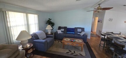1715 Pebble Beach Ln in Lady Lake, FL - Building Photo - Building Photo
