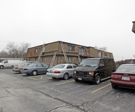 727 E Glenwood Lansing Rd in Glenwood, IL - Foto de edificio - Building Photo