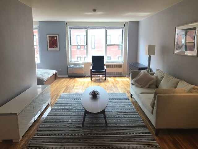 401 W 56th St in New York, NY - Building Photo