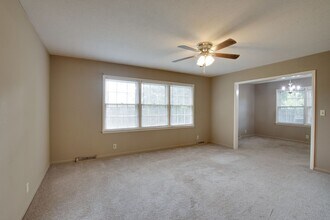 904 SE Chatterson Rd in Huntsville, AL - Building Photo - Building Photo