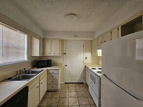 5604 Scotland Terrace in Pensacola, FL - Foto de edificio - Building Photo