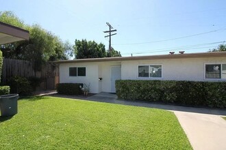 1775 S Maple St, Unit #B in Escondido, CA - Building Photo - Building Photo