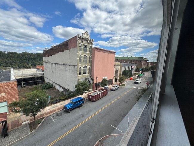 1019 Main Street Unit C in Lynchburg, VA - Building Photo - Building Photo