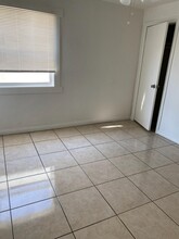 11914 Wilmington Ave, Unit D in Los Angeles, CA - Building Photo - Building Photo