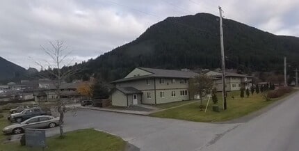 105 Burkhart Dr in Sitka, AK - Building Photo - Building Photo