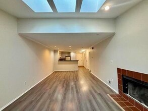 781 Spinnaker Ct in Secaucus, NJ - Building Photo - Building Photo