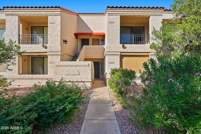 property at 9708 E Vía Linda