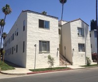 1534 Winona Blvd in Los Angeles, CA - Foto de edificio - Building Photo