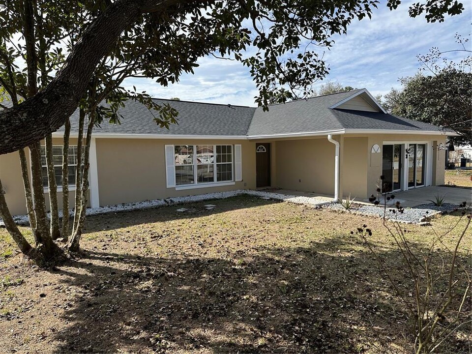 3 Pine Radial Ln in Ocala, FL - Foto de edificio