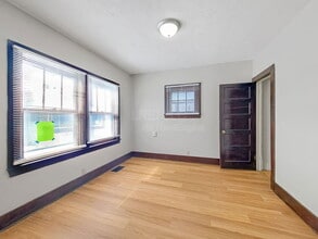 2733 Chase Ct in Louisville, KY - Building Photo - Building Photo