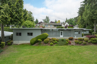 2901 84th Ave SE in Mercer Island, WA - Building Photo - Building Photo