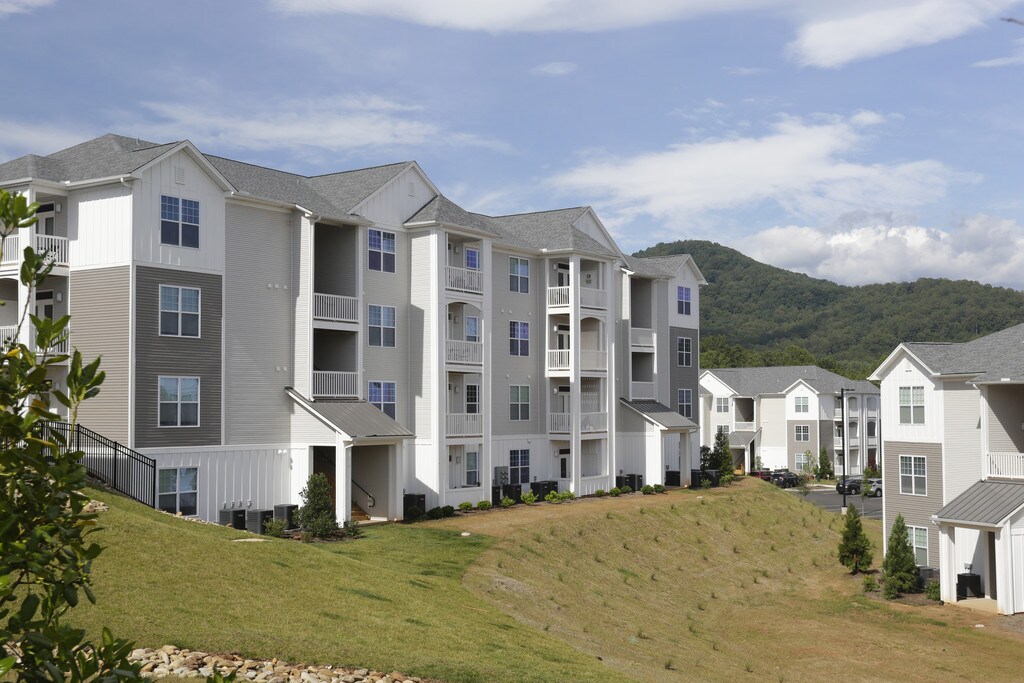Riverstone Apartments at Long Shoals in Arden, NC