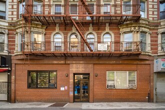 234 E 14th St in New York, NY - Building Photo - Building Photo