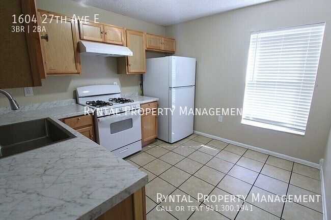 1604 27th Ave E in Bradenton, FL - Building Photo - Building Photo