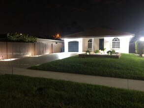 9910 SW 23rd St in Miami, FL - Building Photo - Building Photo