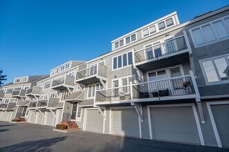 432 Humphrey St in Swampscott, MA - Building Photo - Building Photo