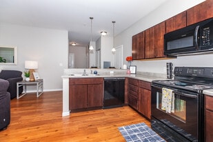 Vivio on Tenth in Indianapolis, IN - Building Photo