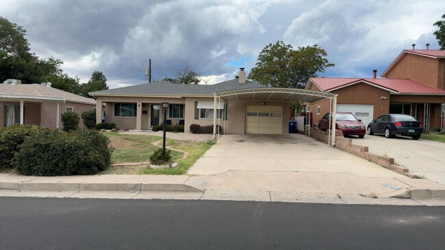 11309 Snow Heights Blvd NE in Albuquerque, NM - Building Photo - Building Photo
