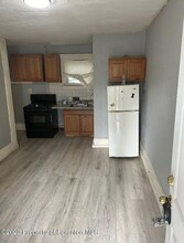 111 Old River Rd in Wilkes-Barre, PA - Building Photo - Interior Photo