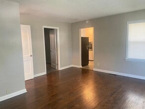 3010 Boright Dr in Knoxville, TN - Foto de edificio - Building Photo