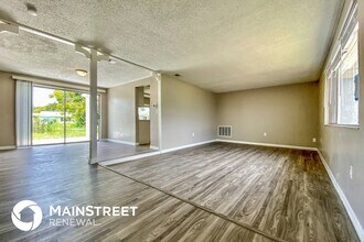 3639 Rock Royal Dr in Holiday, FL - Foto de edificio - Building Photo