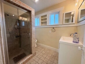 210 Las Flores Ave in Modesto, CA - Building Photo - Building Photo