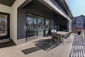 5330 Oak St in Kansas City, MO - Building Photo - Building Photo