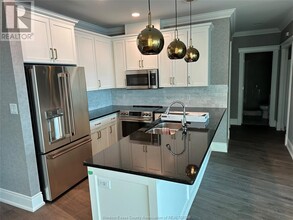 1225 Riverside Dr W in Windsor, ON - Building Photo - Building Photo