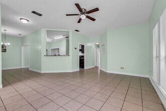 11838 Plumbrook Dr in Houston, TX - Building Photo - Building Photo