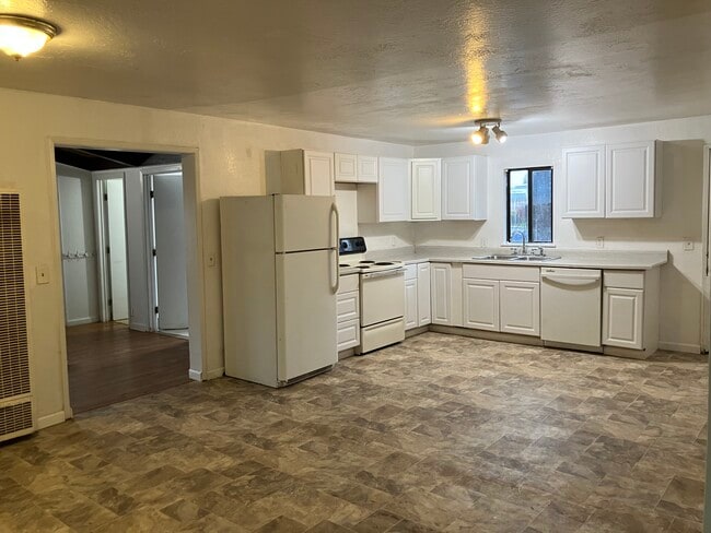 property at 1134 Oro Dam Boulevard West