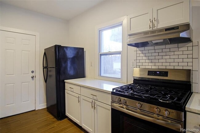 6123 Commonwealth St in Detroit, MI - Building Photo - Building Photo