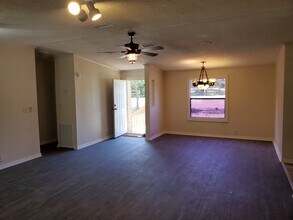 2608 20 Mile Level Rd in Land O Lakes, FL - Foto de edificio - Building Photo