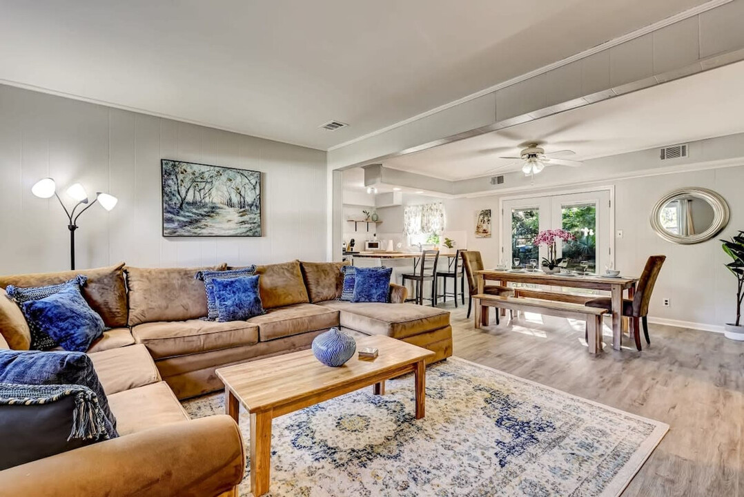 407 Sandhill Rd-Unit -ID1043480P in Savannah, GA - Foto de edificio