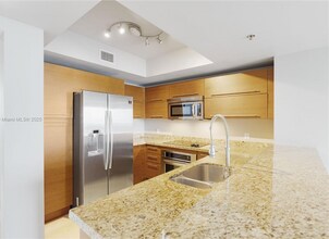 2641 N Flamingo Rd in Plantation, FL - Building Photo - Building Photo