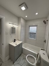 2011 Grey Ave in Evanston, IL - Building Photo - Building Photo