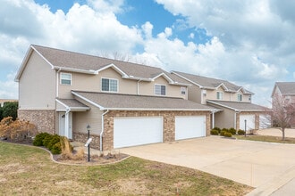 Chelsea Townhouses in Morton, IL - Building Photo - Primary Photo