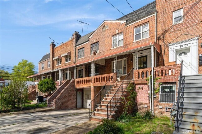 88-07 208th St in Queens, NY - Building Photo - Building Photo