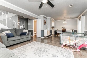 124 Commanche Ct in Junction City, KS - Building Photo - Building Photo