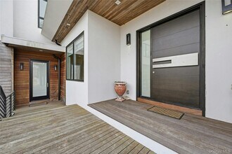 43 Smugglers Path in Riverhead, NY - Building Photo - Building Photo