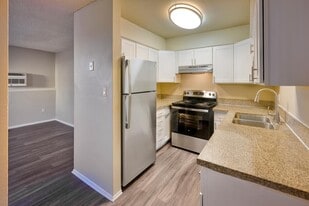 Summit Northside in Thornton, CO - Building Photo