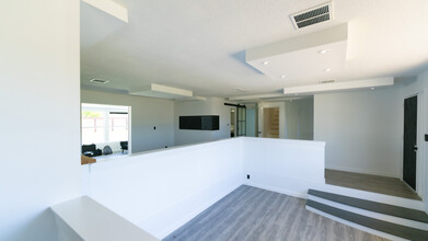321 Cornell Dr in Daytona Beach, FL - Foto de edificio - Building Photo