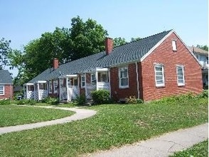 Colonial Village Apartments in Dayton, OH - Foto de edificio - Building Photo