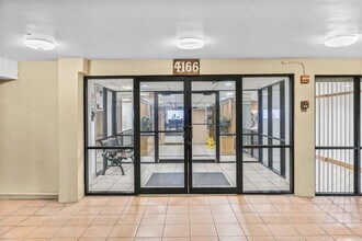 4166 Inverrary Dr in Lauderhill, FL - Building Photo - Building Photo