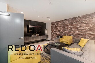 102 N Glendale Ave in Glendale, CA - Foto de edificio - Building Photo