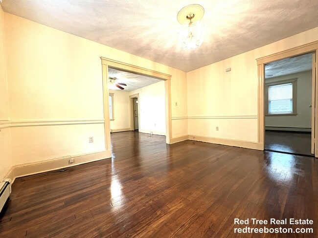 595 Fellsway W, Unit 1 in Medford, MA - Building Photo - Building Photo