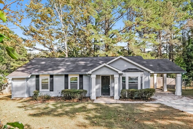 property at 660 Utoy Cir SW