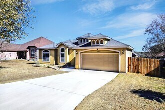 15816 Glenn Ln in Schertz, TX - Building Photo - Building Photo