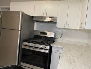 74 Saltonstall Ave, Unit 1 fist floor in New Haven, CT - Building Photo - Building Photo