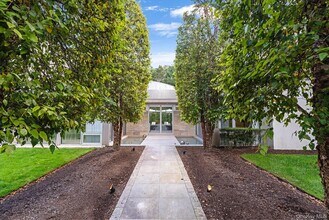 7 Rolling Wood Ln in East Hampton, NY - Building Photo - Building Photo