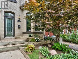 19 Oxford St in Hamilton, ON - Building Photo